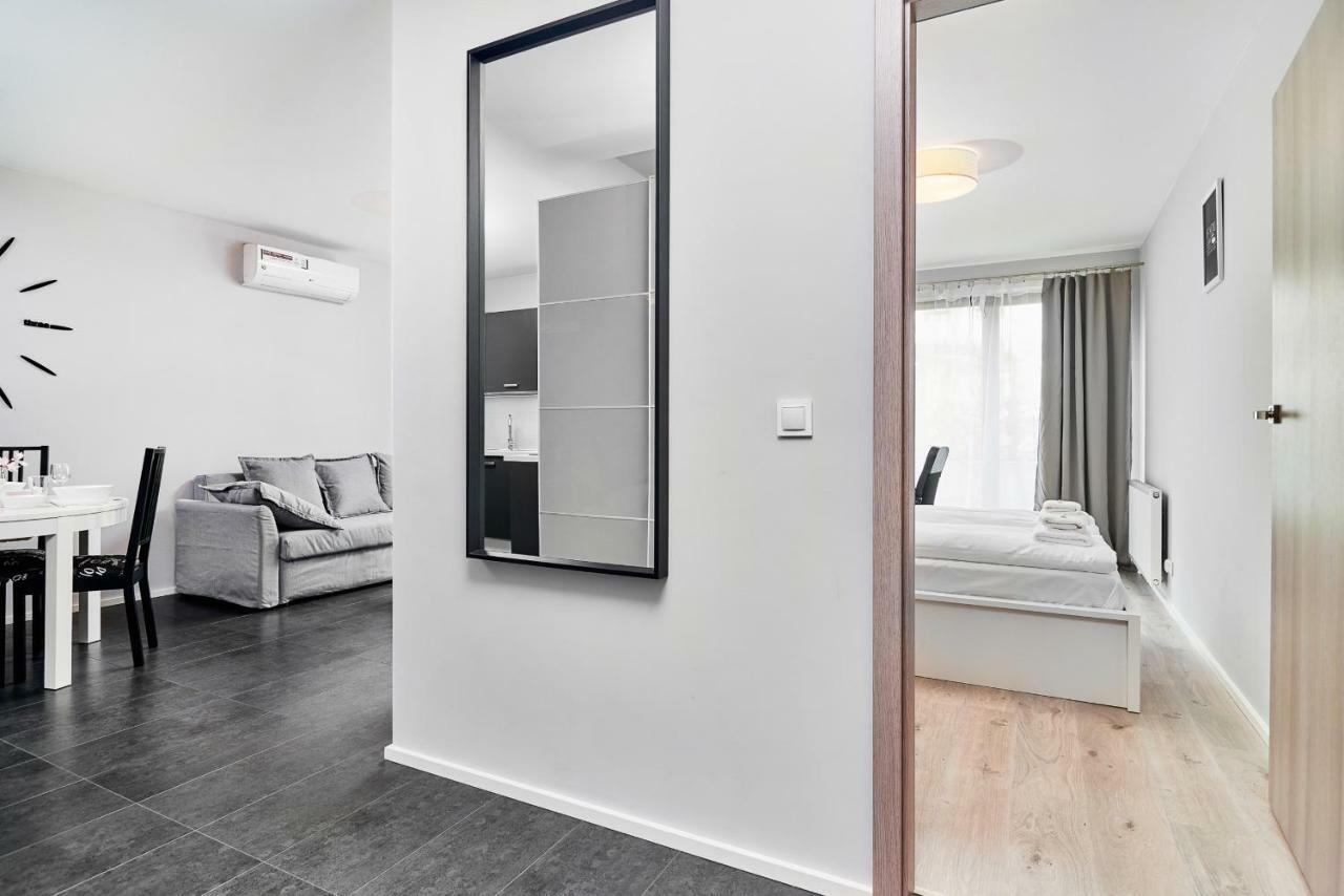 Apartment Swistackiego With Free Garage Wroclaw By Renters Exterior foto